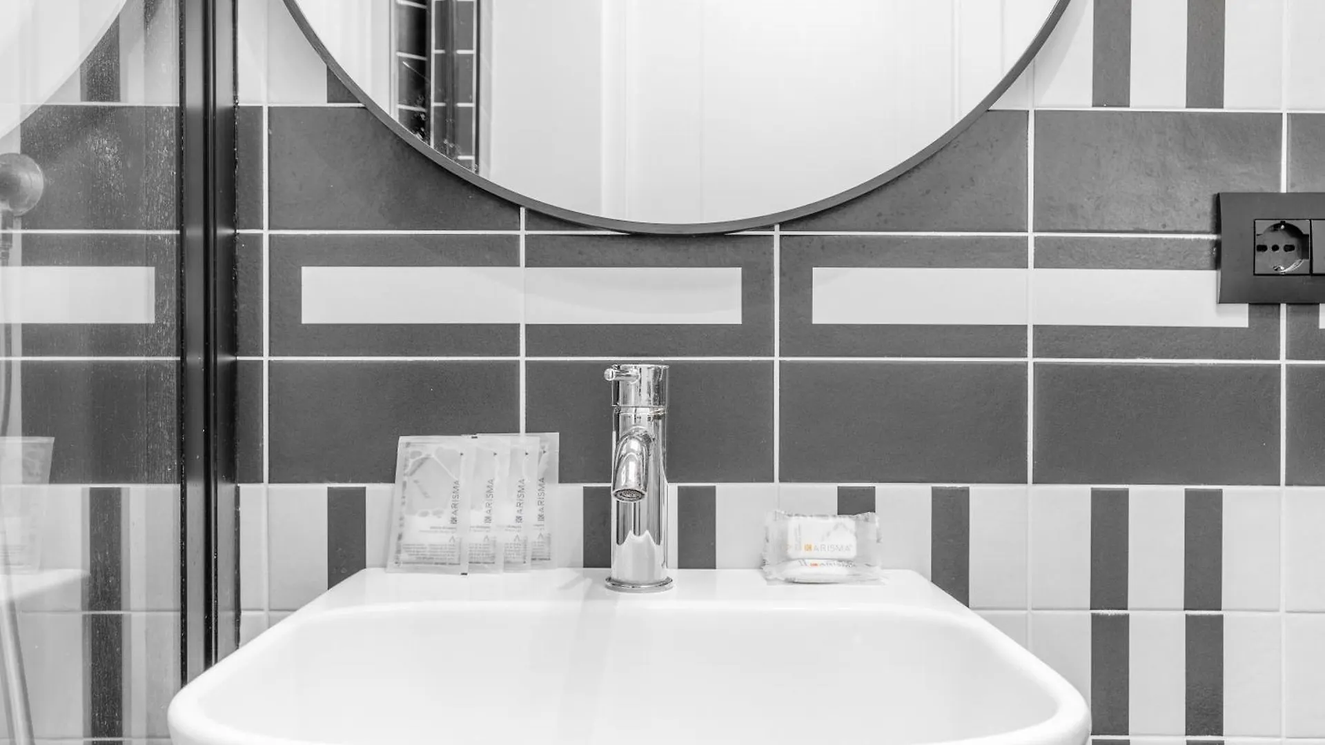 Apartman Cre12 -Loreto - Duomo- Design - Elegant - Modern Milánó
