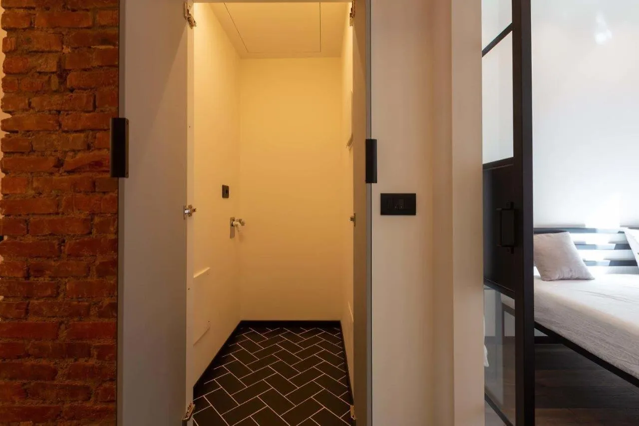 Cre12 -Loreto - Duomo- Design - Elegant - Modern Milan Apartment