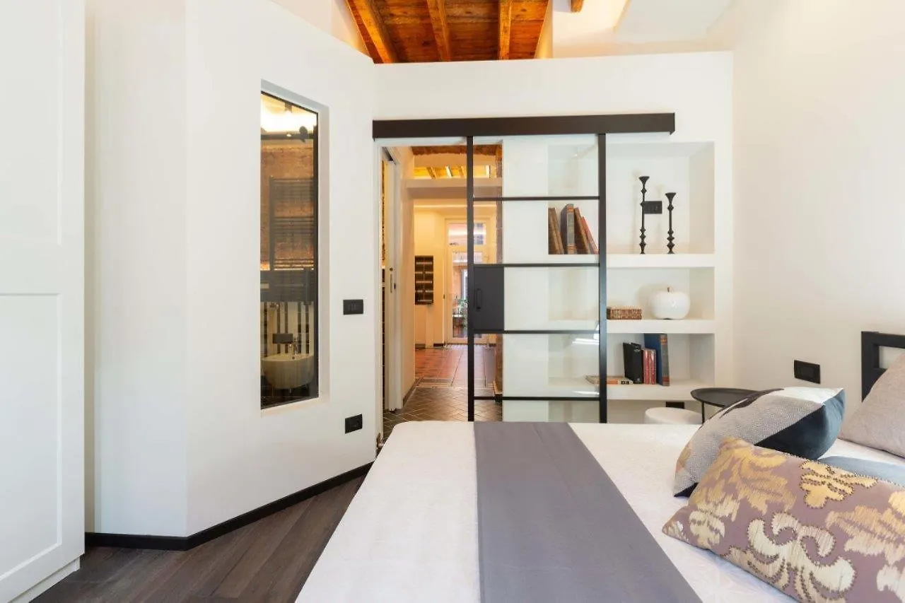 Cre12 -Loreto - Duomo- Design - Elegant - Modern Milan