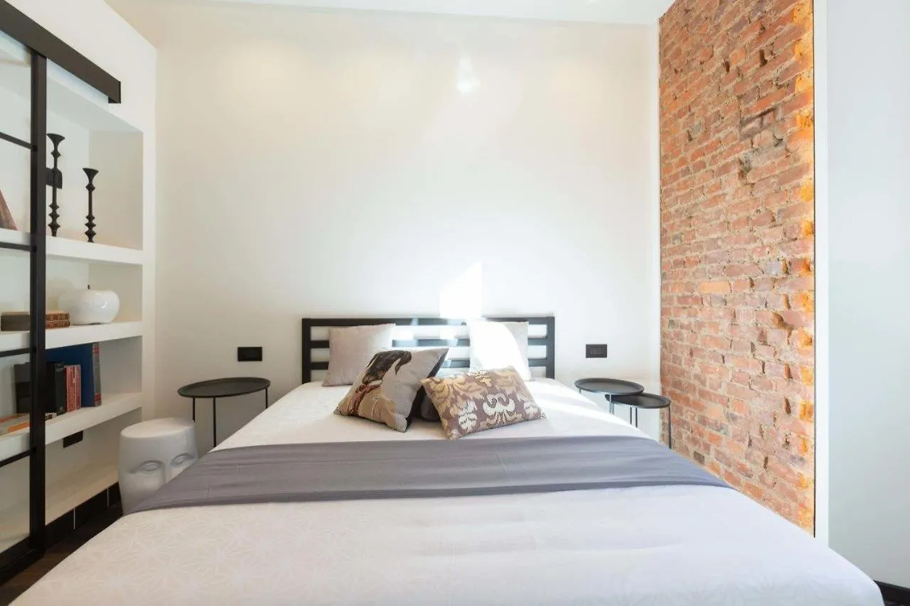 Cre12 -Loreto - Duomo- Design - Elegant - Modern Milan Apartment